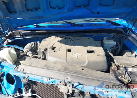 2007 Toyota Fj Cruiser z USA, uszkodzony, nr VIN JTEBU11F570047990